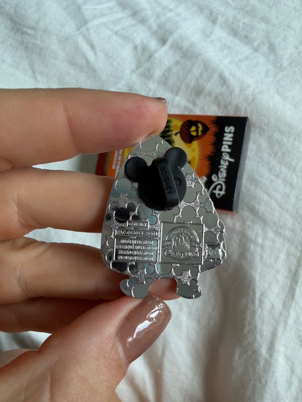 Disney Trick or Chipmunk Halloween Official Pin 2026 - Picture 2 of 2